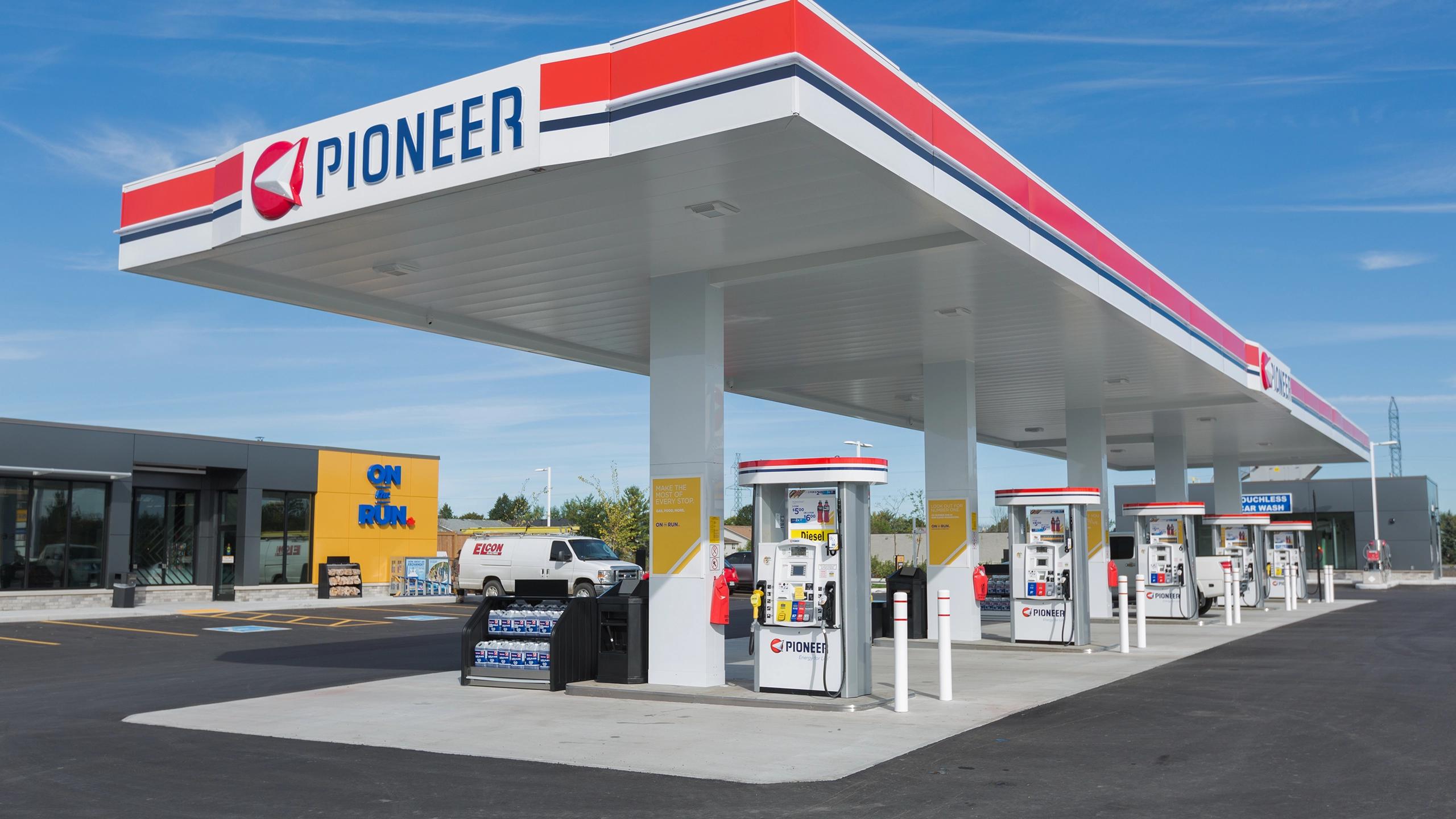 Station-service Pioneer.